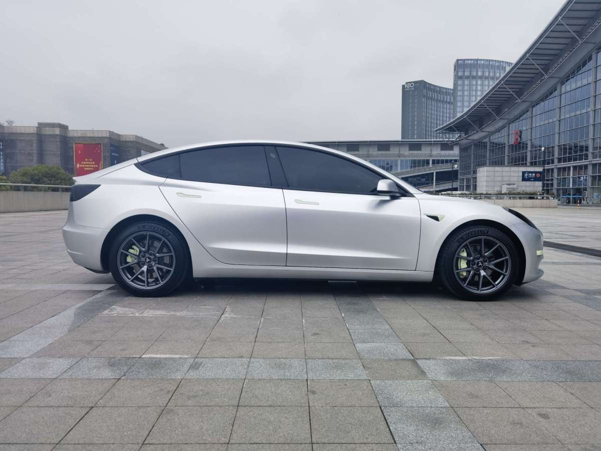 特斯拉 Model 3  2023款 煥新版 后輪驅(qū)動圖片