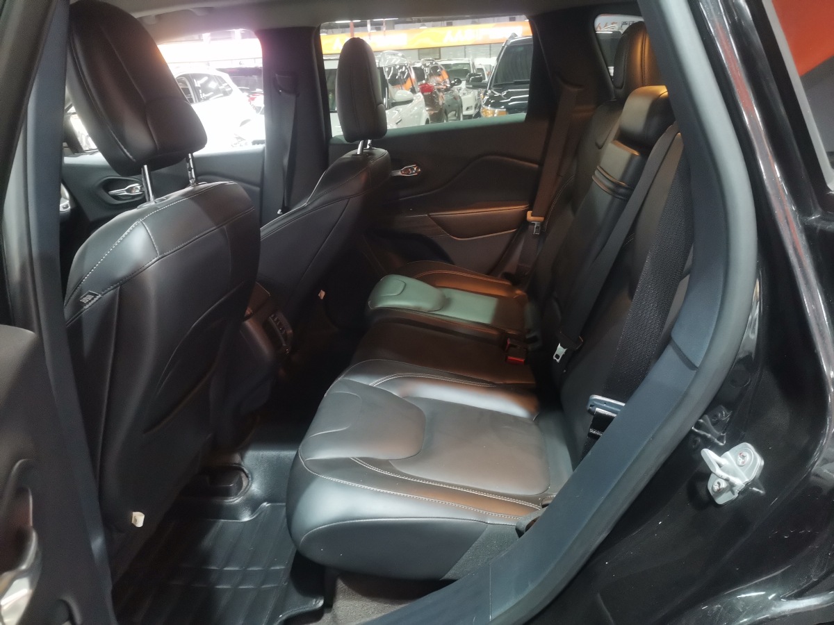 Jeep 自由光  2016款 2.4L 全能版图片