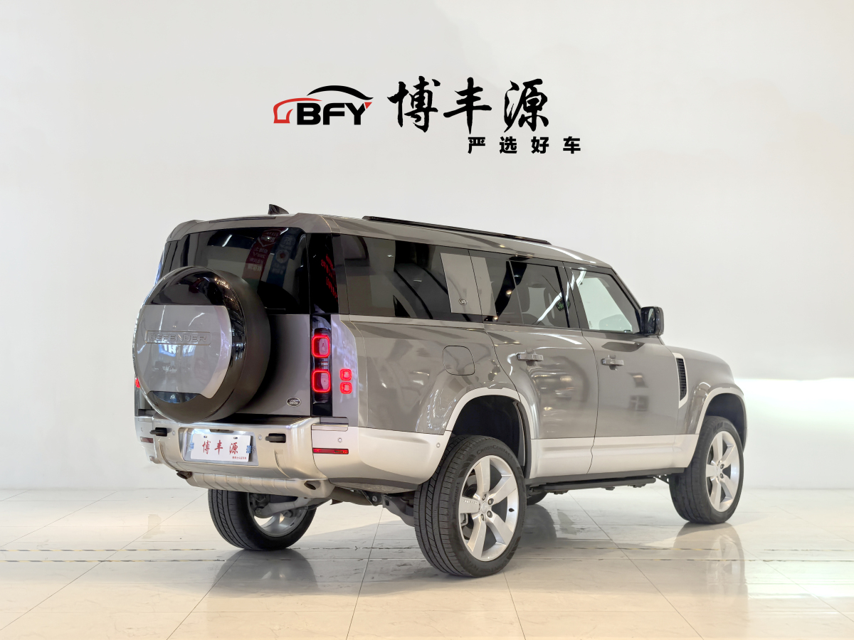 路虎 衛(wèi)士  2023款 130 3.0T P400 HSE圖片