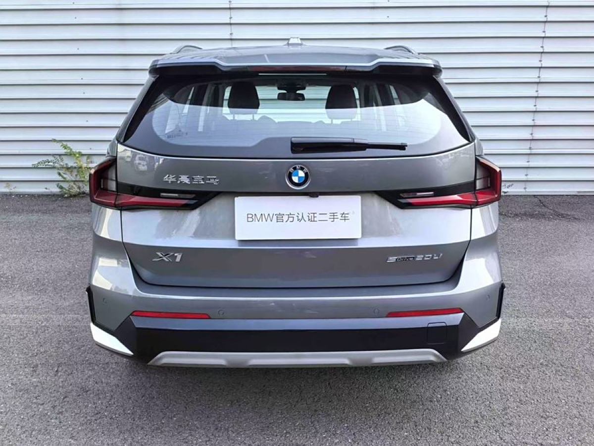 寶馬 寶馬X1  2023款 sDrive20Li X設(shè)計(jì)套裝圖片