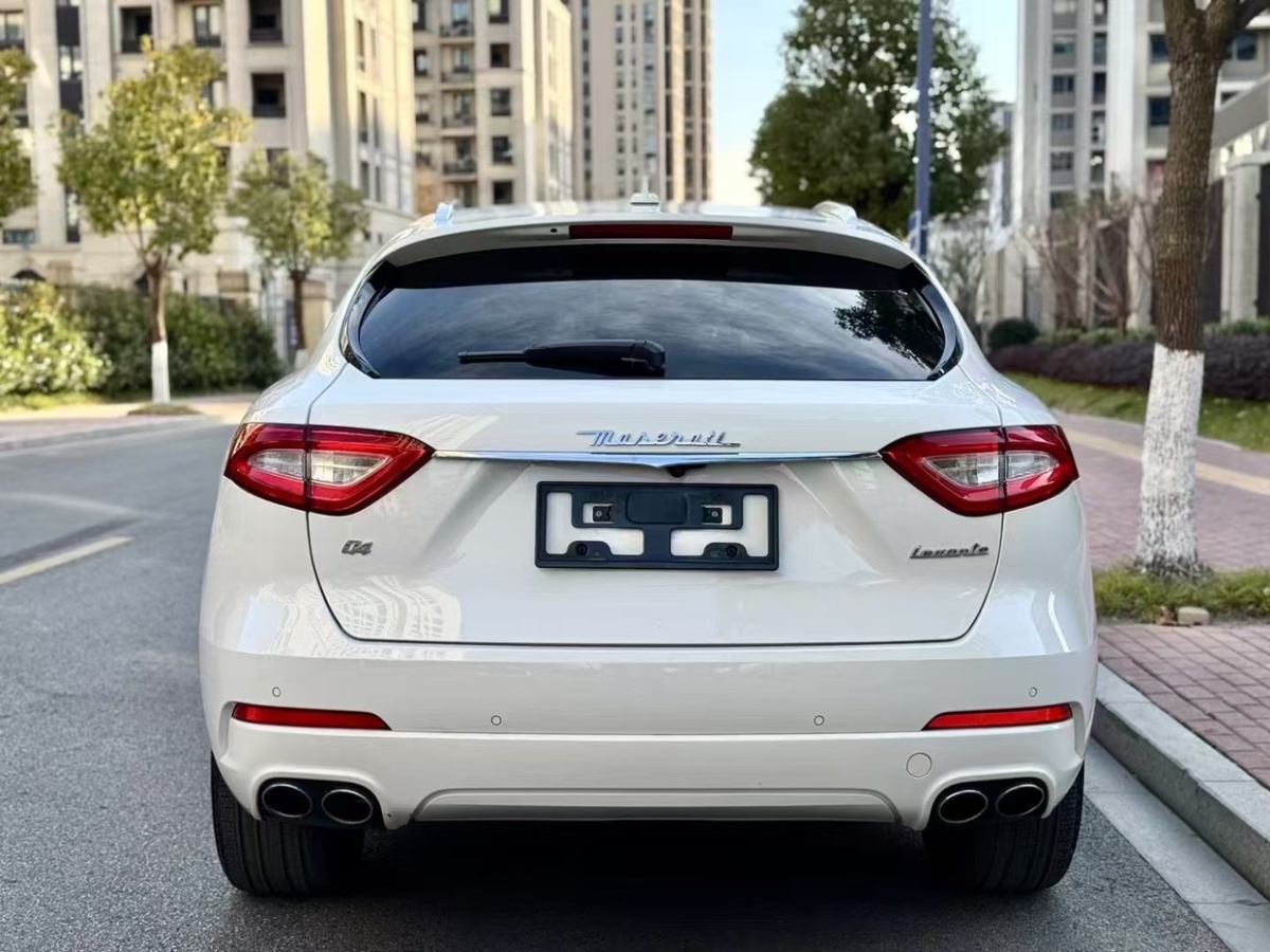 瑪莎拉蒂 Levante  2019款  3.0T 350Hp 標(biāo)準(zhǔn)版圖片