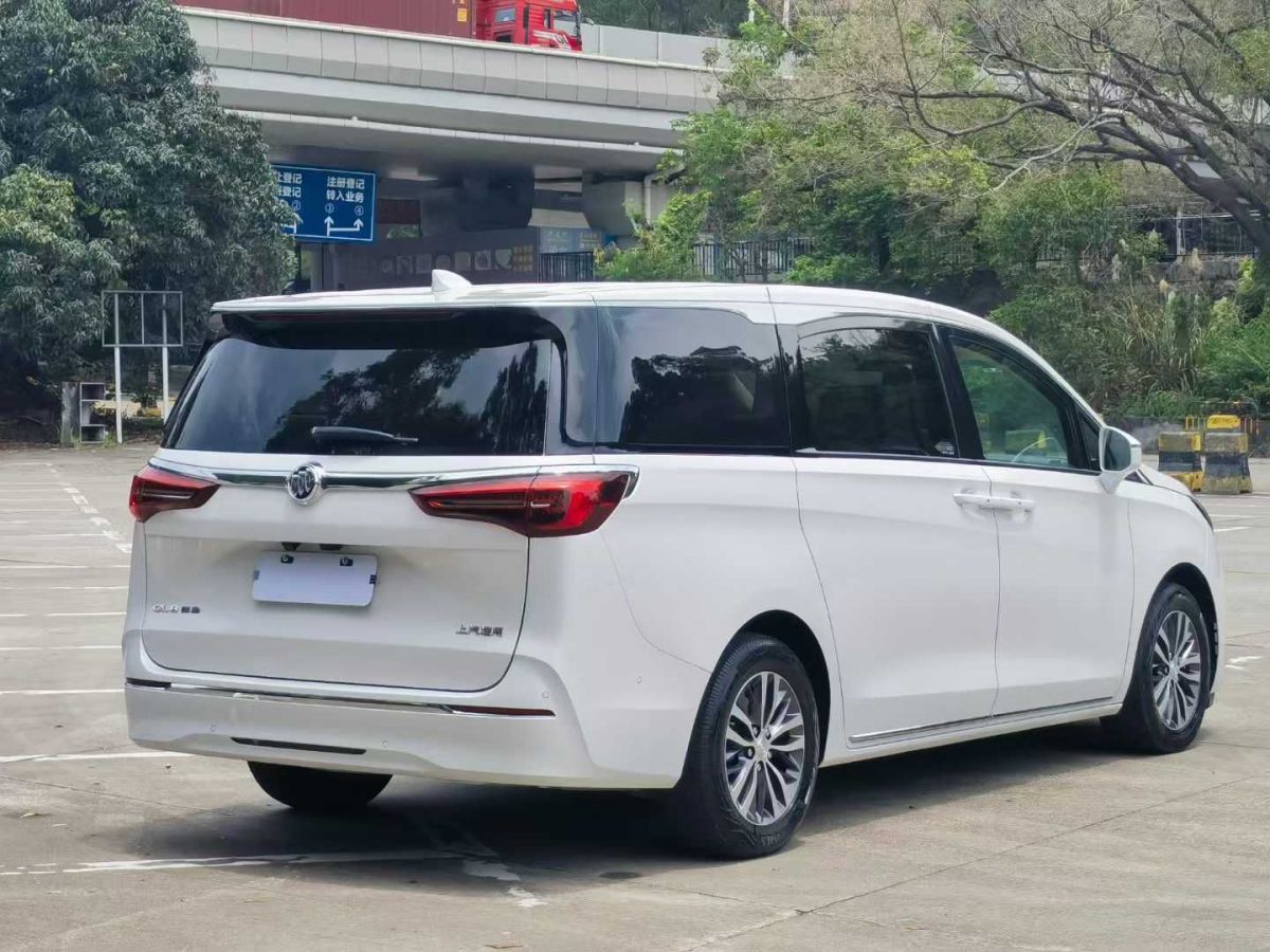 別克 GL8  2023款 陸上公務(wù)艙 652T 尊貴型圖片