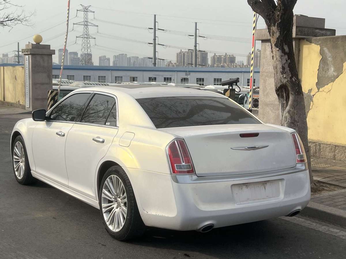 克萊斯勒 300C  2014款 3.0L 卓越版圖片