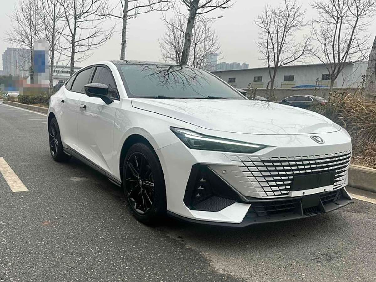 長安 長安UNI-V  2023款 1.5T 尊貴型圖片