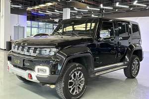 BJ40 北京 2.0T 自動四驅(qū)城市獵人版?zhèn)b客型