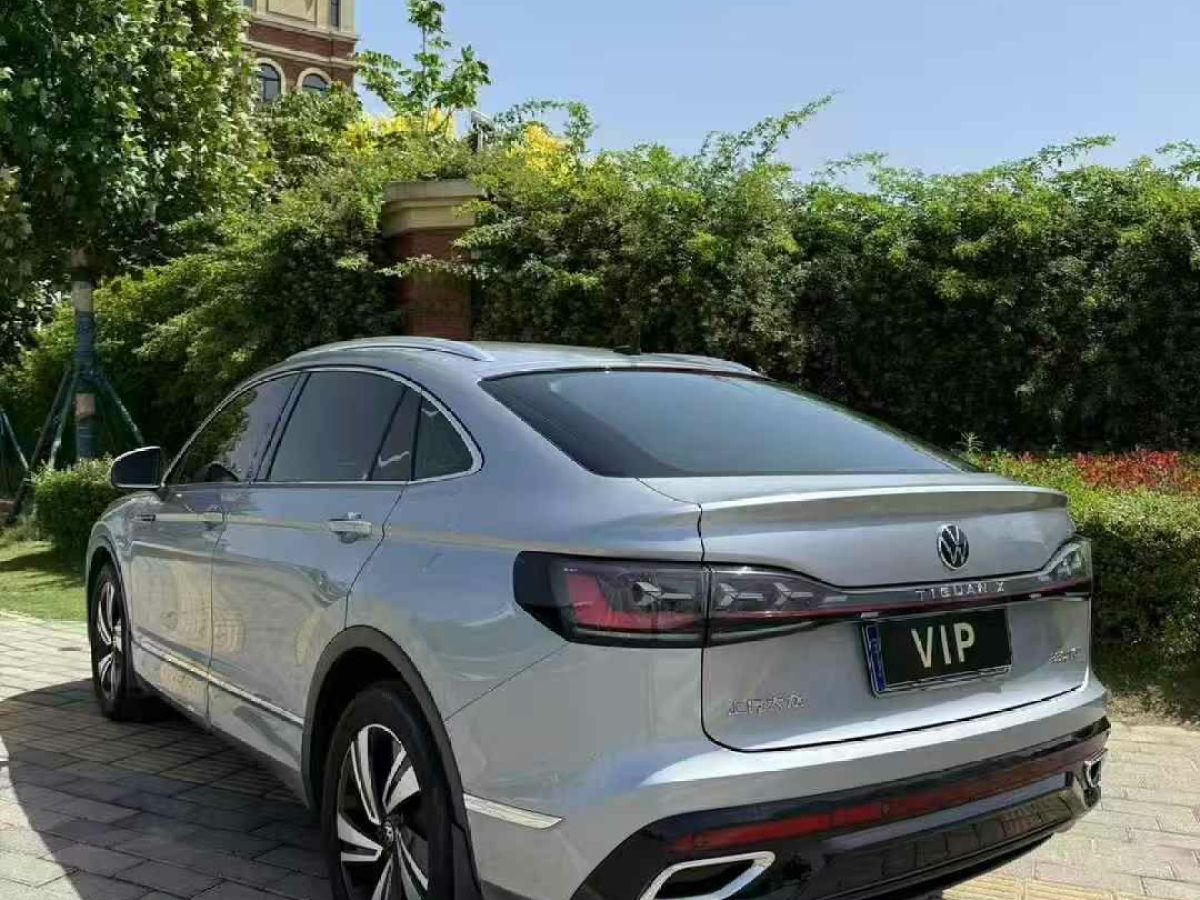 大眾 途觀L  2022款 330TSI 自動兩驅(qū)R-Line旗艦版圖片