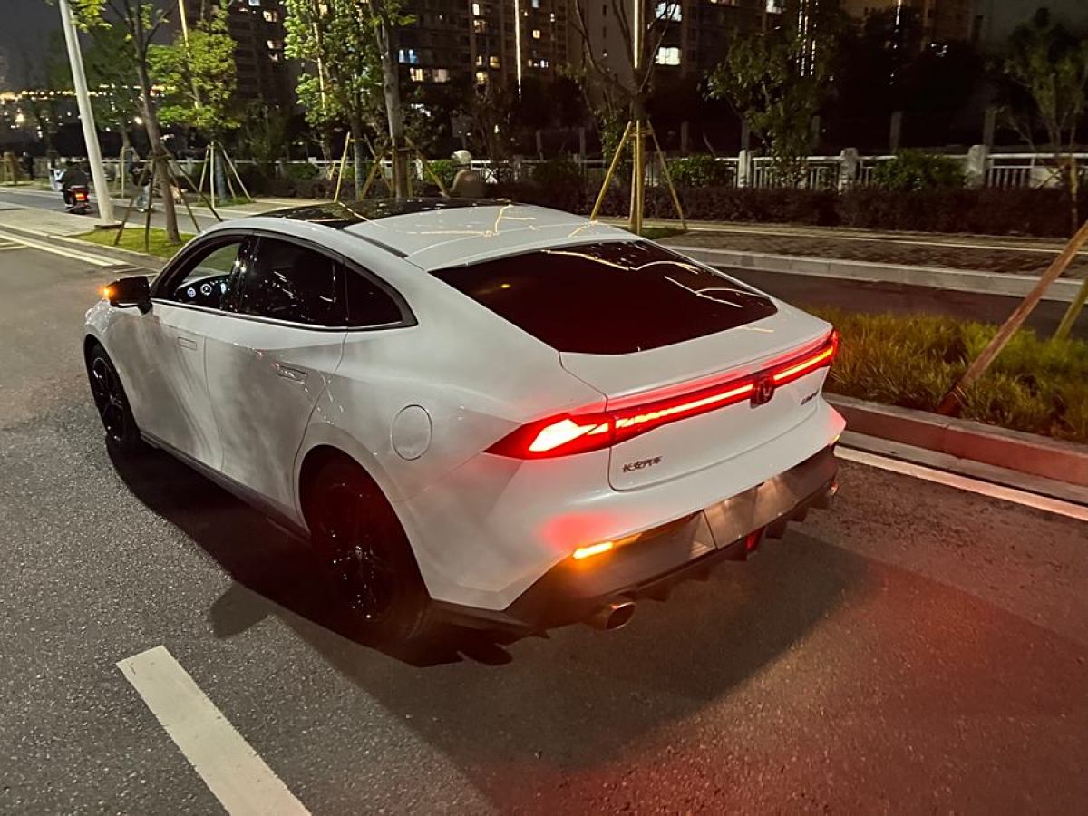 長(zhǎng)安 長(zhǎng)安UNI-V  2022款 1.5T 尊貴型圖片