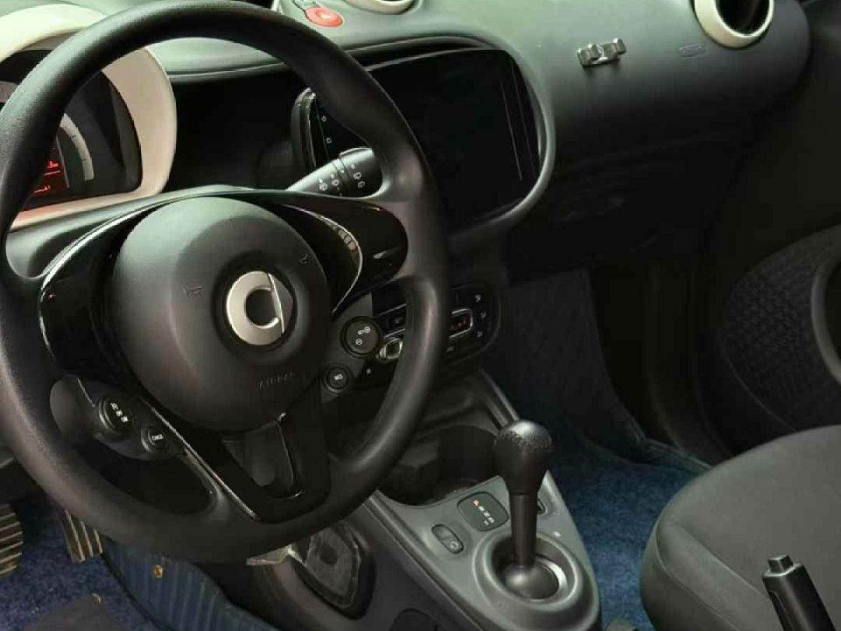 smart fortwo 圖片