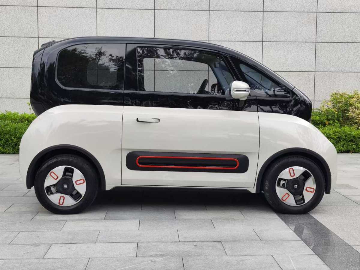 宝骏 宝骏KiWi EV  2022款 艺术家轻享版 三元锂图片