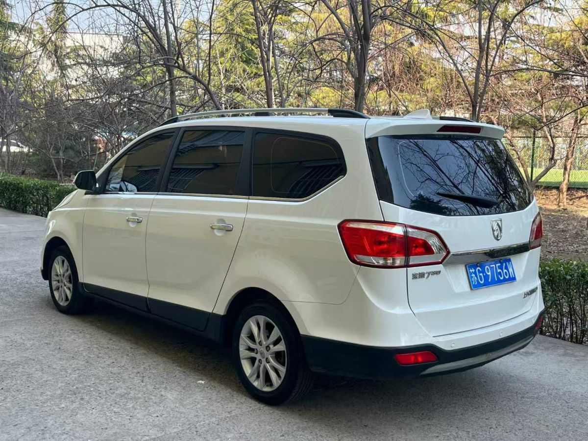 寶駿 730  2015款 1.8L 手動豪華導(dǎo)航ESP版 7座圖片