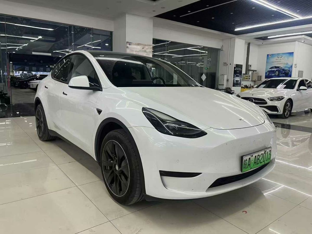 特斯拉 Model S  2023款 三電機(jī)全輪驅(qū)動(dòng) Plaid版圖片