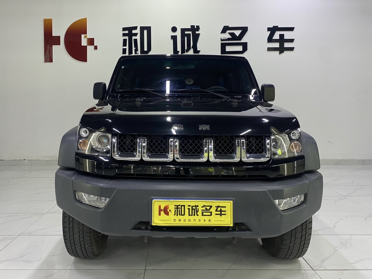 北京 BJ40  2016款 40L 2.0T 手動兩驅(qū)豪華版圖片