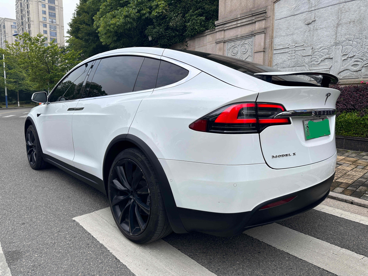 特斯拉 Model X  2016款 Model X 75D圖片