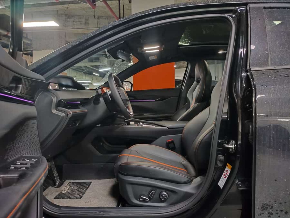 長(zhǎng)安 長(zhǎng)安UNI-V  2024款 1.5T 尊貴型圖片