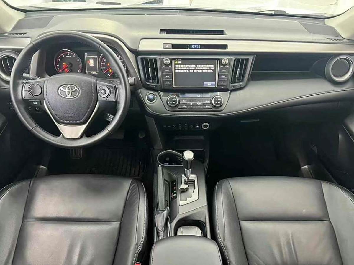 2019年1月豐田 RAV4榮放  2016款 2.0L CVT四驅(qū)新銳版