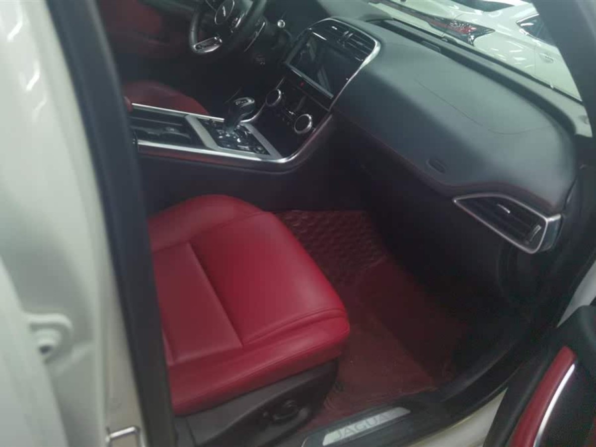 捷豹 XEL  2020款 2.0T 200PS R-DYNAMIC S進(jìn)取運(yùn)動版圖片