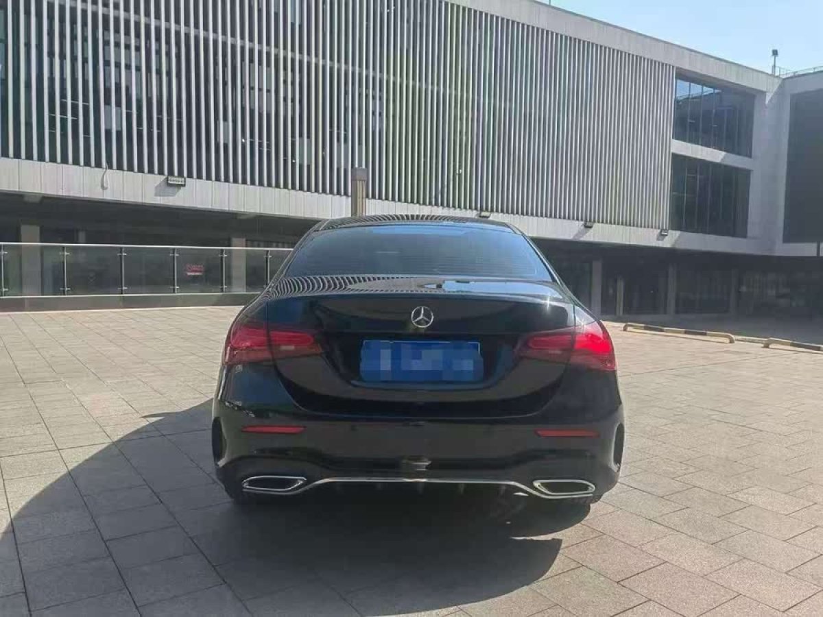 奔馳 奔馳A級(jí)  2024款 改款 A 200 L 時(shí)尚型圖片