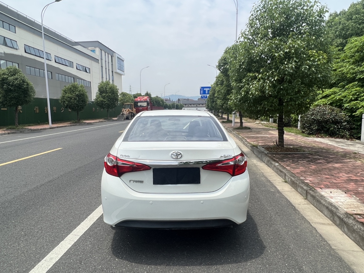 豐田雷凌圖片