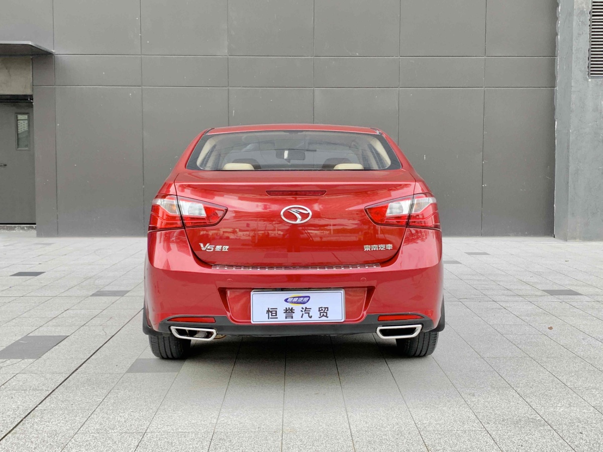 东南 v5菱致 2012款 1.5l cvt舒适型图片