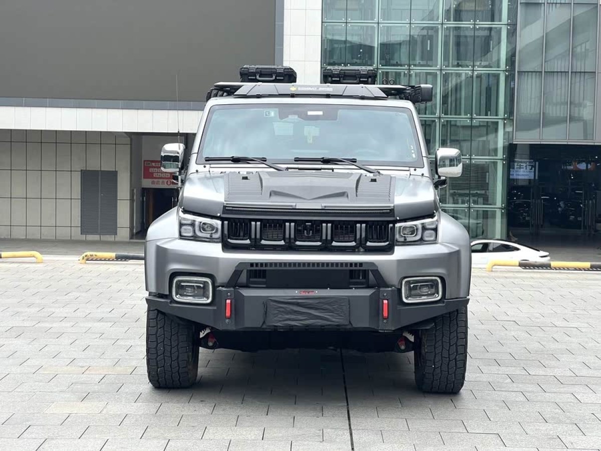 北京 BJ40  2023款 2.0T 自動四驅(qū)環(huán)塔冠軍版圖片