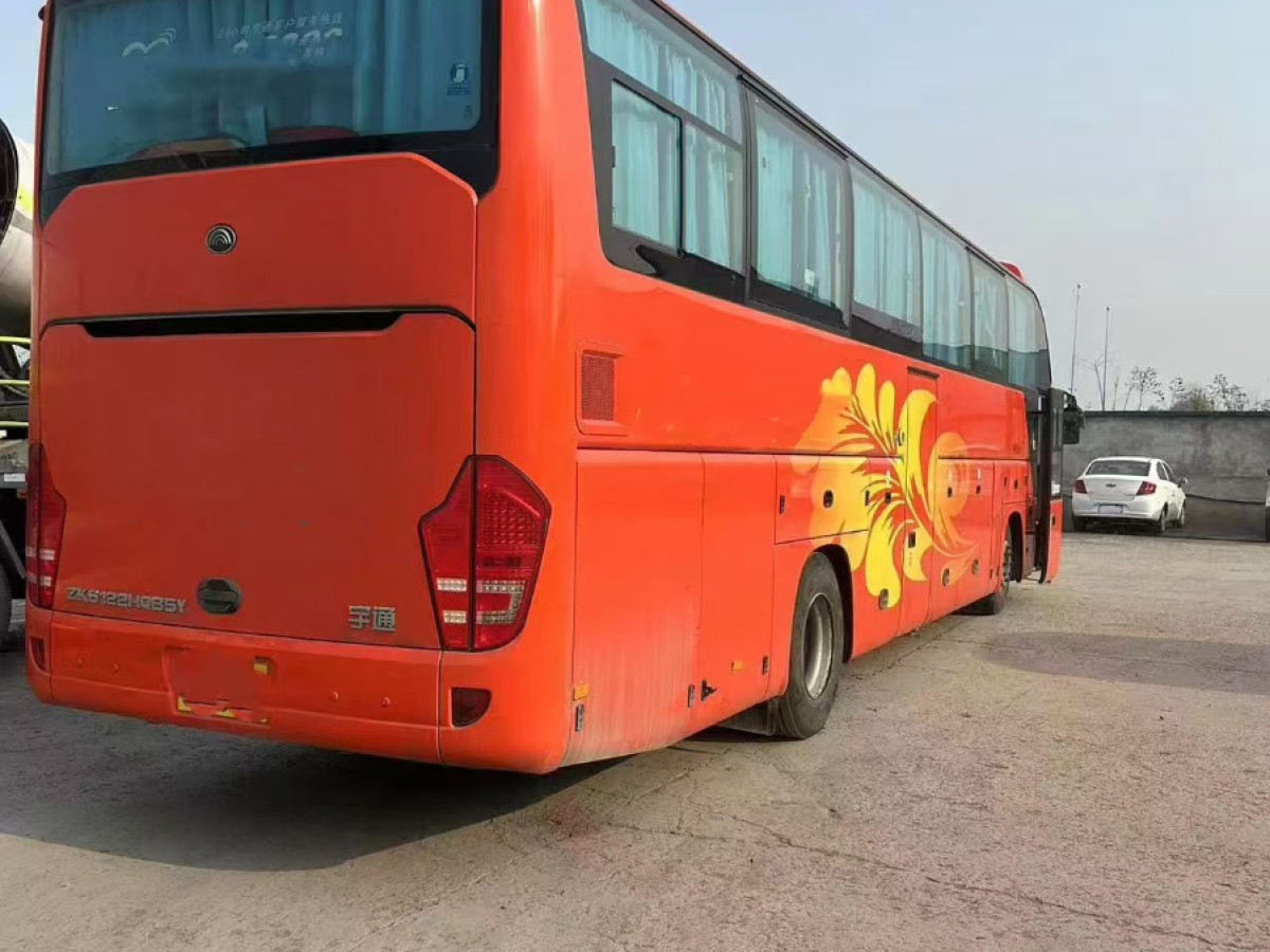 50座宇通6122氣囊營(yíng)運(yùn)車圖片