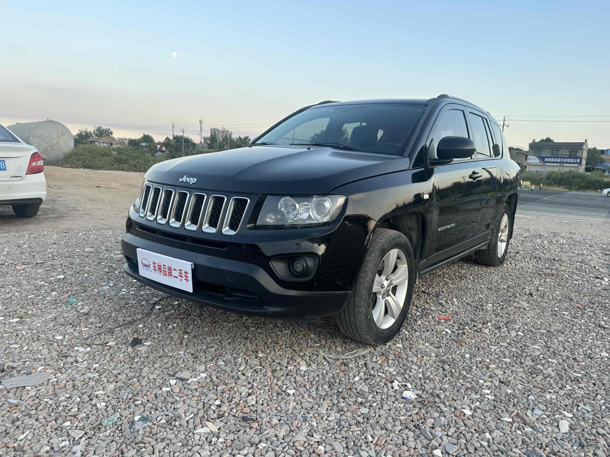 Jeep 指南者  2013款 2.0L 兩驅(qū)運動版圖片