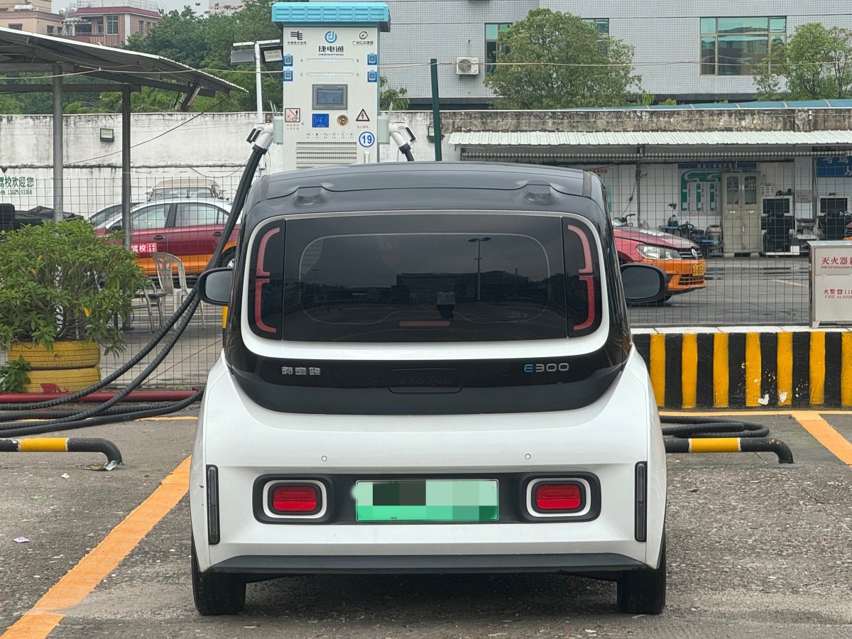 寶駿 寶駿KiWi EV  2021款 設(shè)計(jì)師 三元鋰圖片