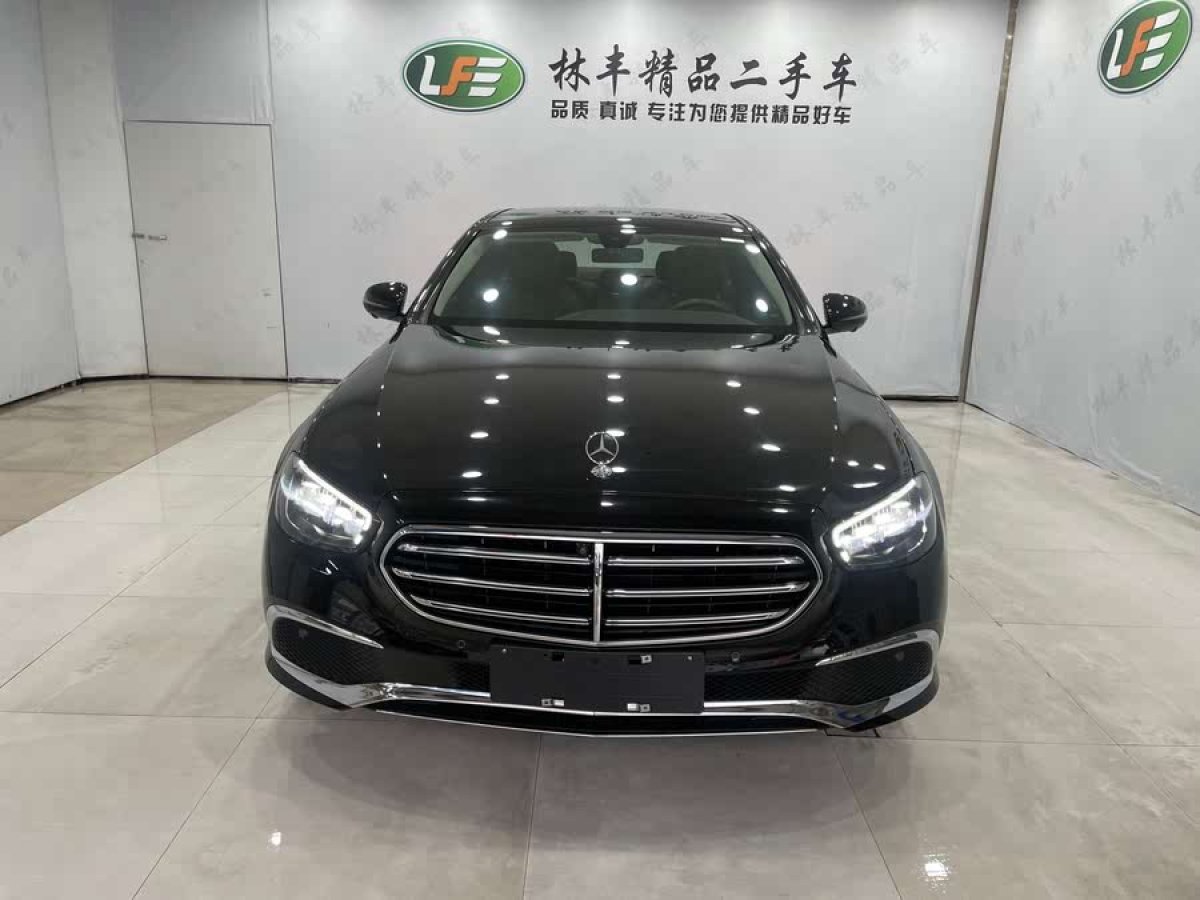 奔馳 奔馳E級(jí)新能源  2023款 E 350 e L 插電式混合動(dòng)力轎車圖片