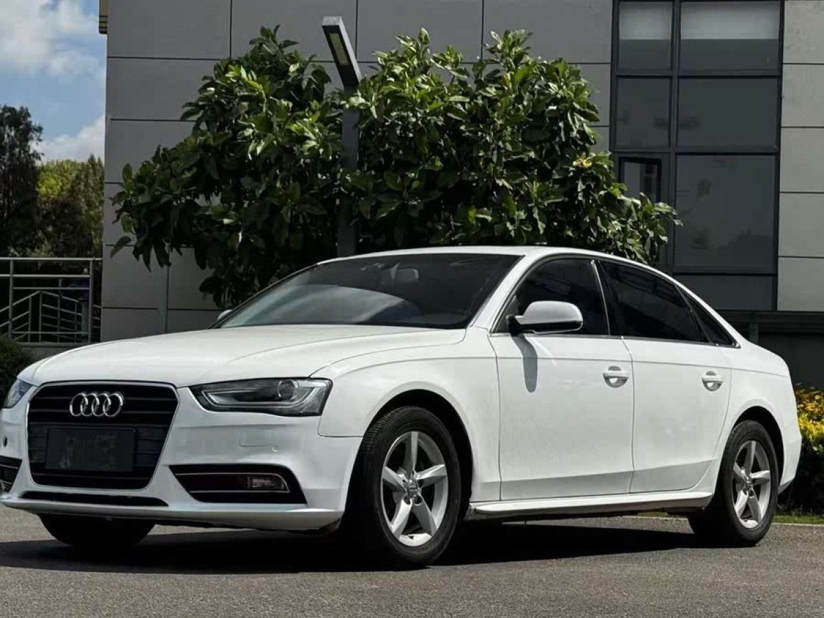 奧迪 奧迪A4L  2013款 35 TFSI 自動(dòng)標(biāo)準(zhǔn)型圖片