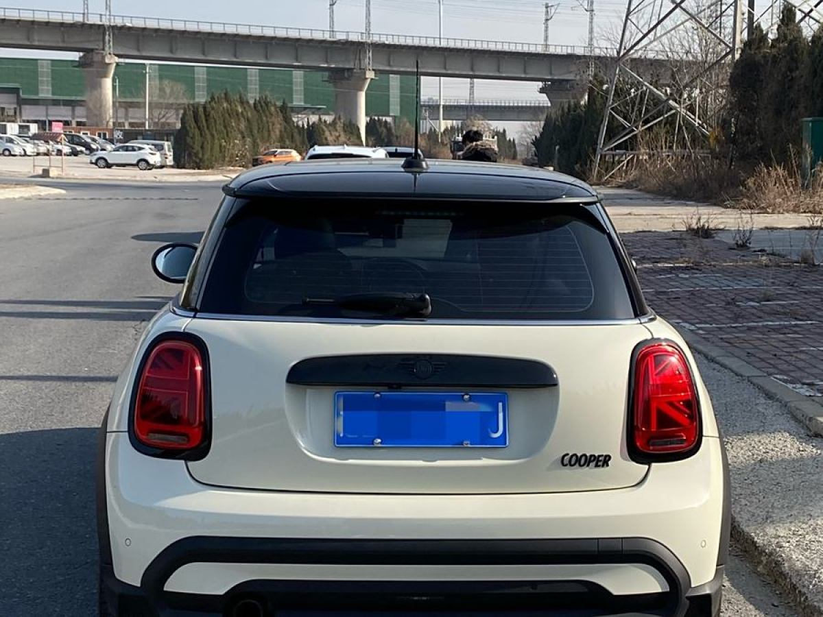 MINI MINI  2022款 改款 1.5T COOPER 藝術(shù)家圖片