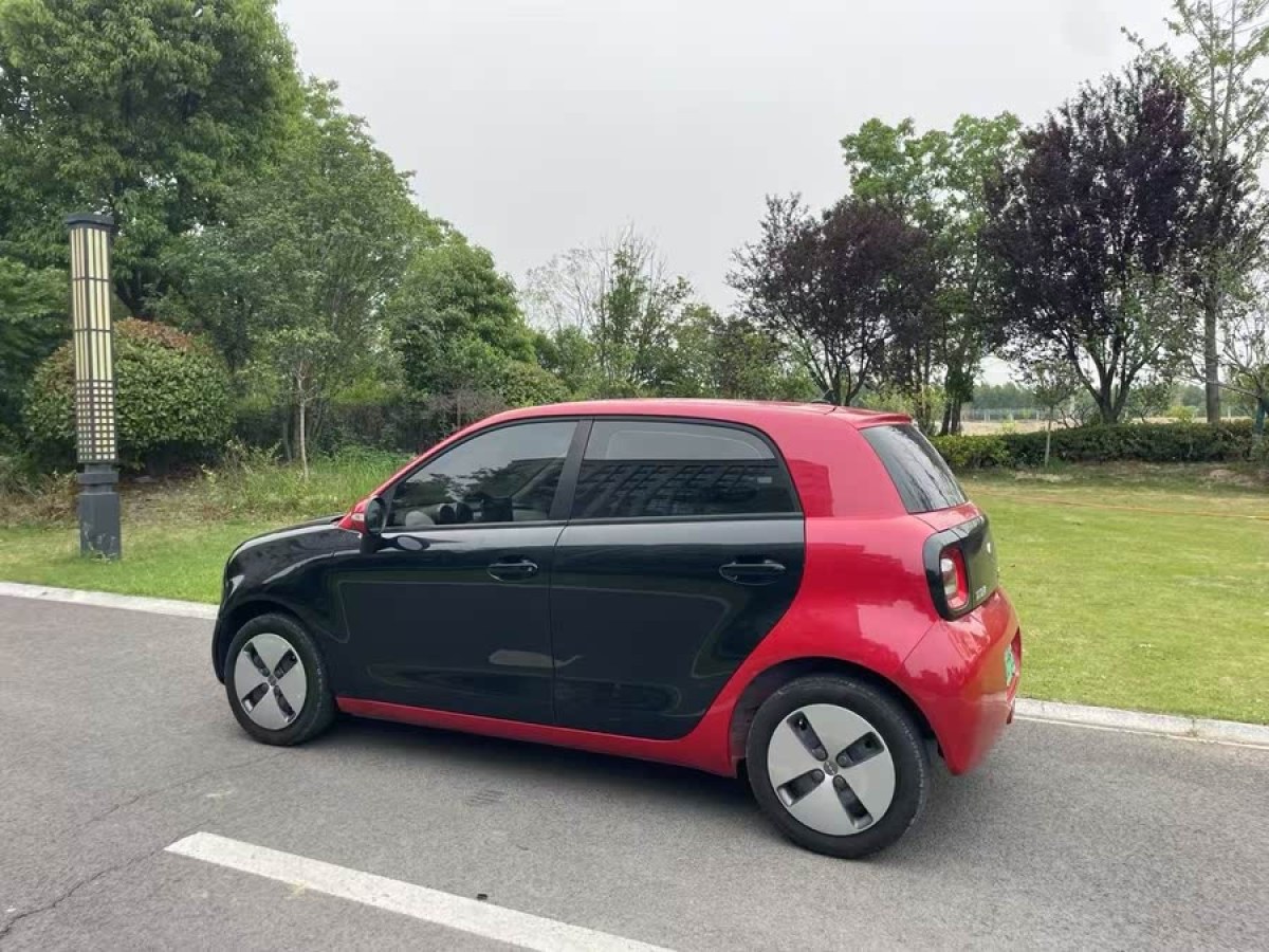 歐拉 歐拉黑貓  2022款 301km 基礎(chǔ)型圖片