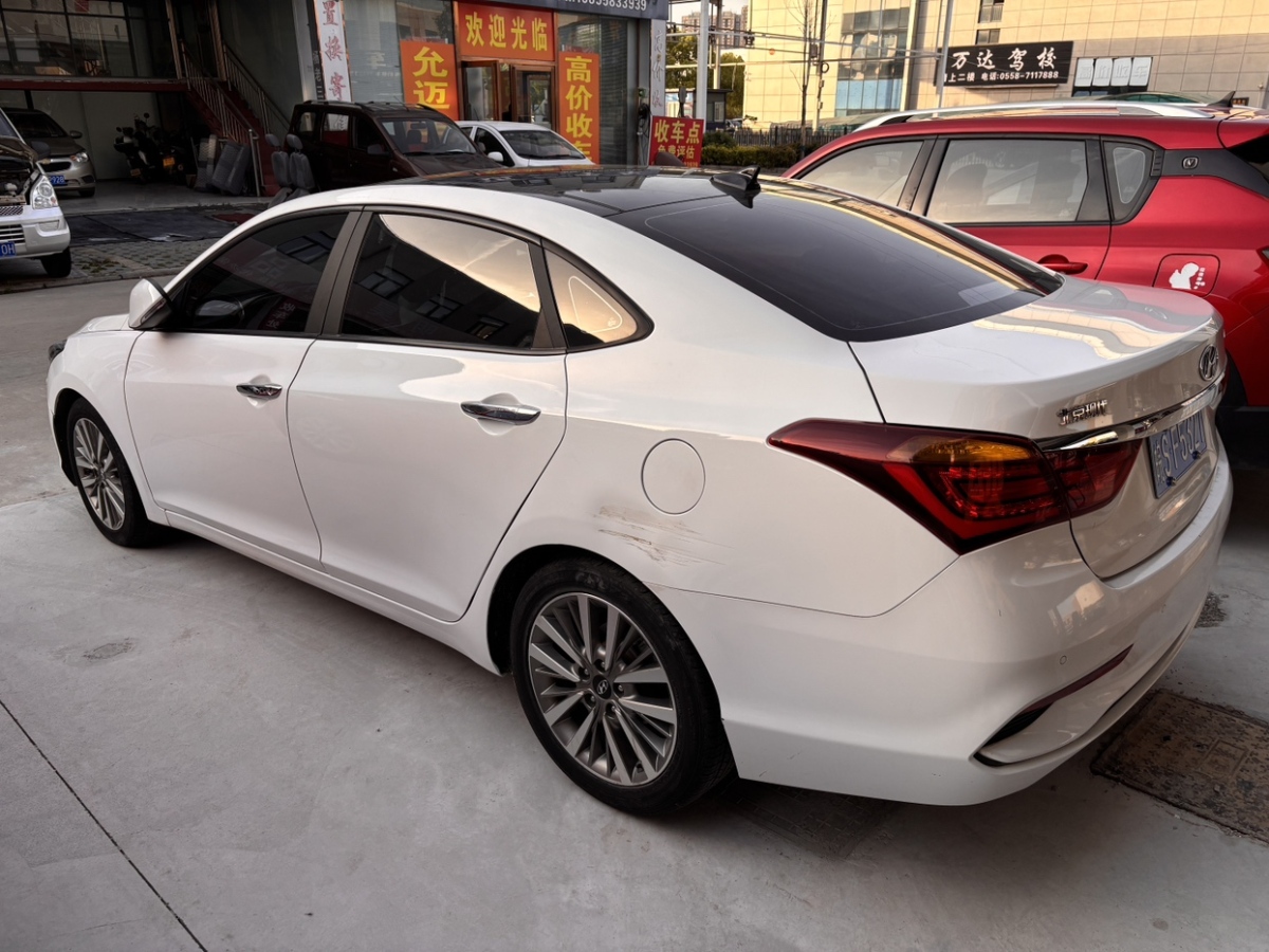 現(xiàn)代 名圖  2017款 1.8L 自動尊貴型DLX圖片