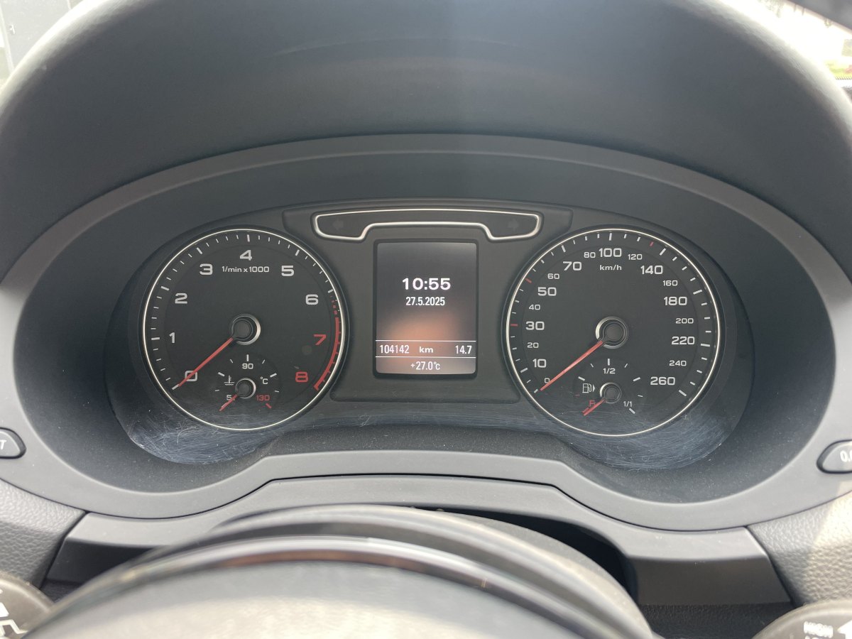 2016年4月奧迪 奧迪Q3  2015款 35 TFSI quattro 技術型