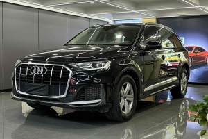 奥迪Q7 奥迪 55 TFSI quattro S line运动型