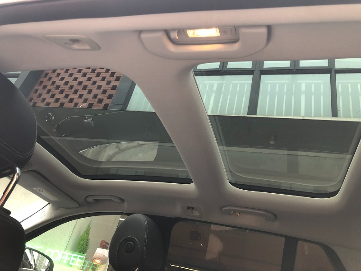 2019年3月奔驰 奔驰C级  2018款 C 200 4MATIC 旅行轿车