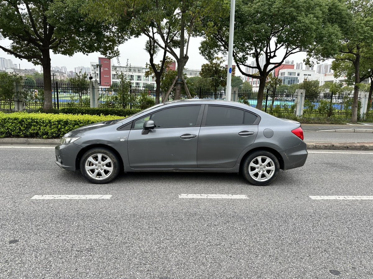 本田 思域  2012款 1.8L 自動舒適版圖片