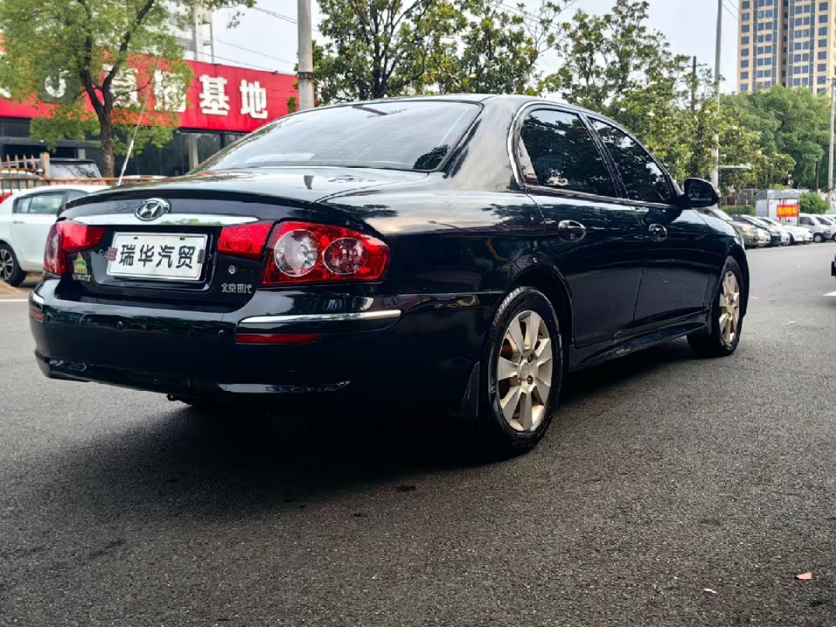 現(xiàn)代 名馭  2009款 2.0L 手動(dòng)豪華版GL圖片