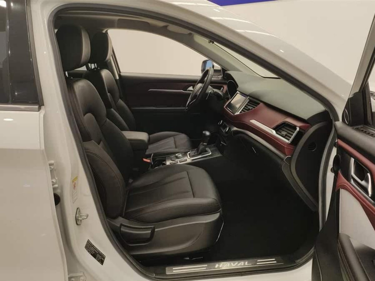 哈弗 H6 Coupe  2018款 紅標(biāo) 1.5T 自動兩驅(qū)豪華型圖片