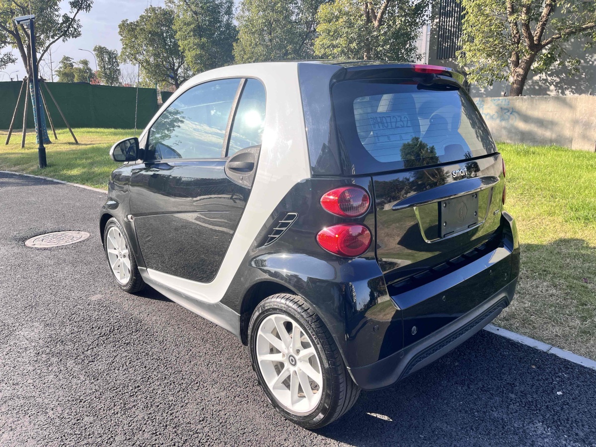 smart fortwo  2014款 1.0 MHD 硬頂新年特別版圖片