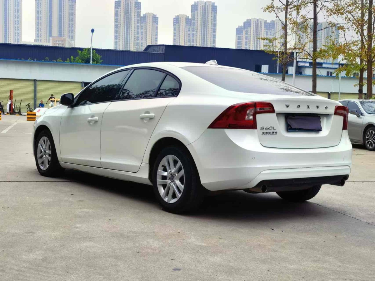 沃爾沃 S60  2015款 L 2.0T 智行版圖片