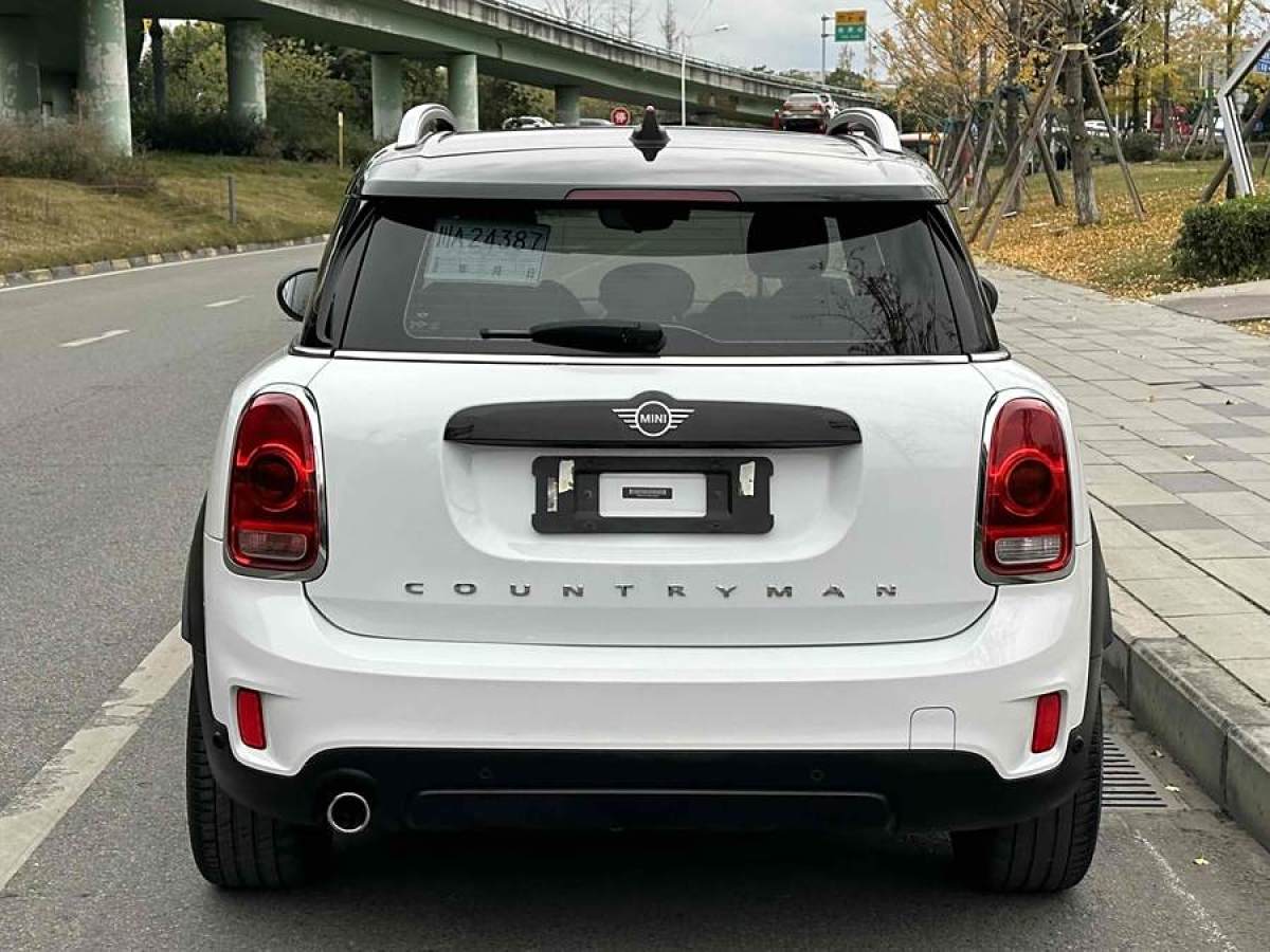 MINI COUNTRYMAN  2018款 1.5T COOPER ALL4 經(jīng)典派圖片