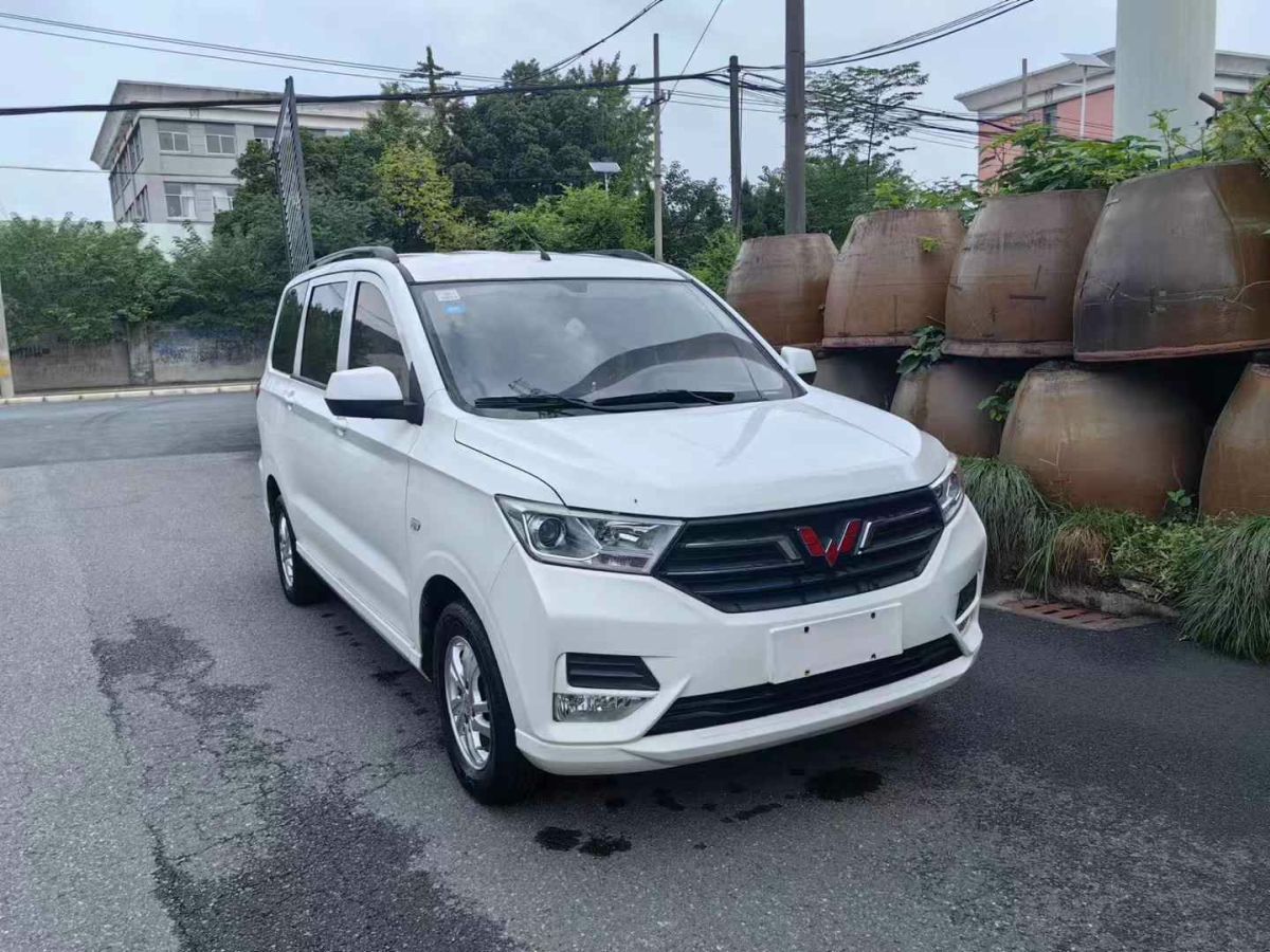 2019年9月五菱 五菱宏光  2019款  1.5L S基本型國VI LAR