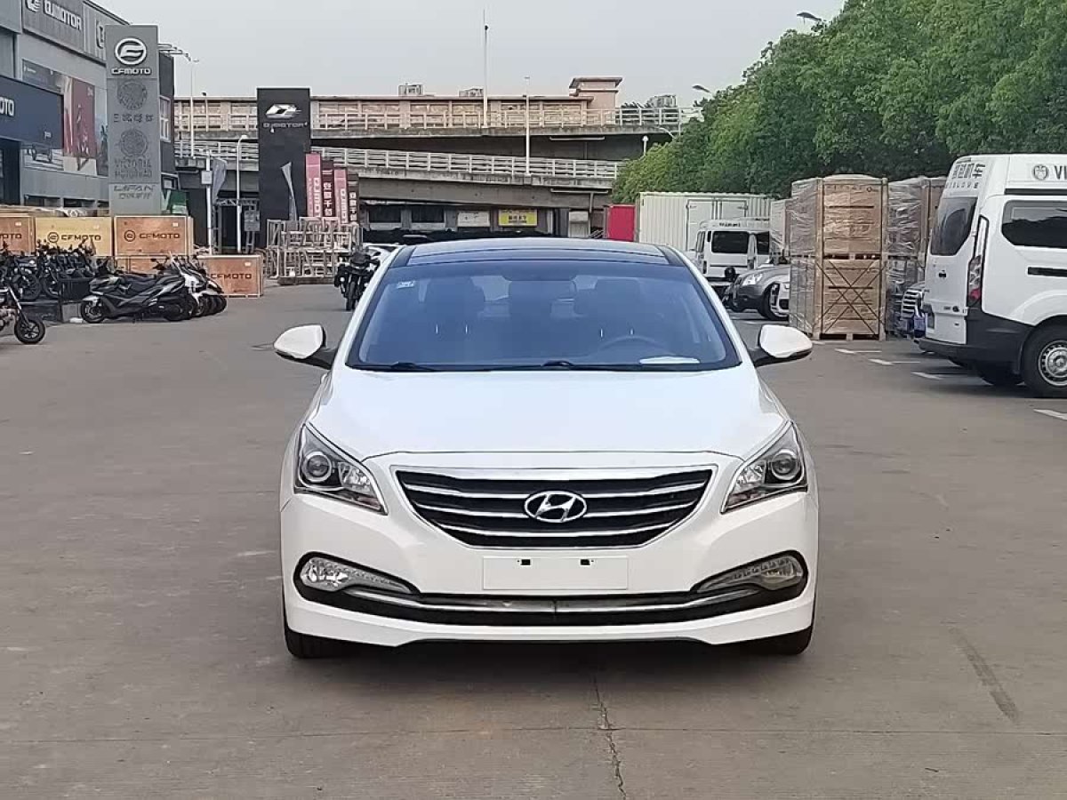 現(xiàn)代 名圖  2014款 1.8L 自動(dòng)尊貴型DLX圖片
