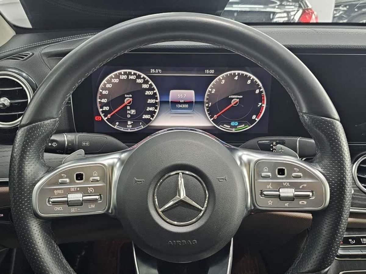奔馳 奔馳E級  2019款 E 260 L 運(yùn)動型圖片