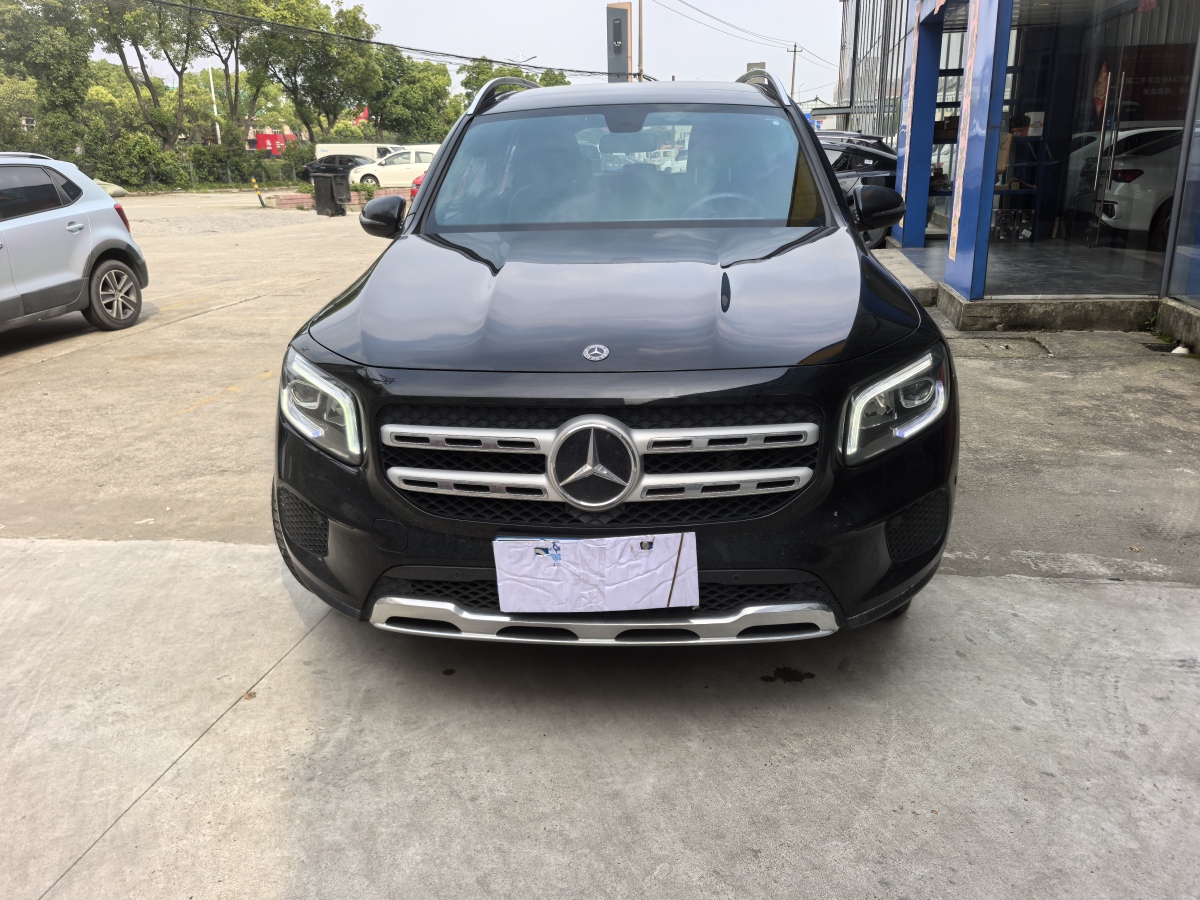 奔馳 奔馳GLB  2022款 改款 GLB 200 動(dòng)感型圖片