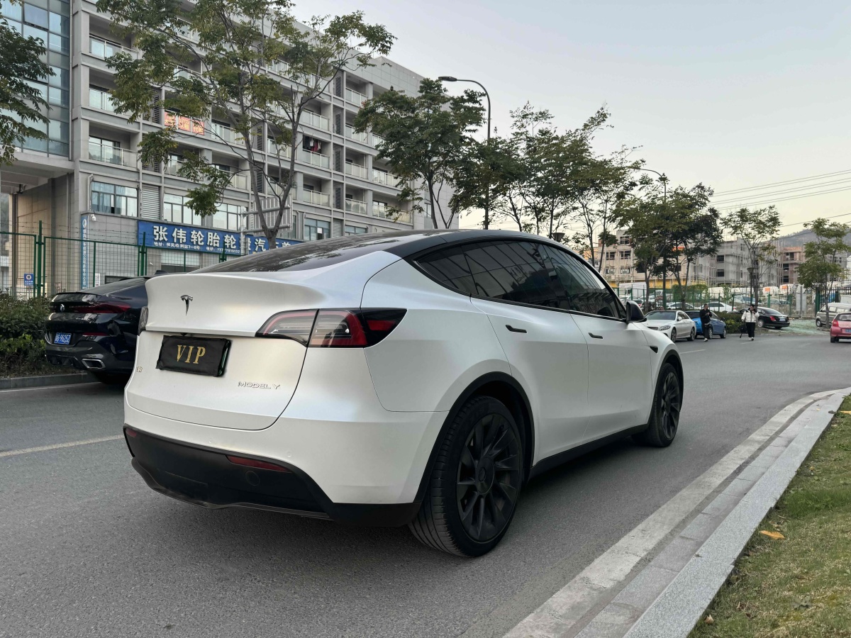 特斯拉 Model 3  2021款 改款 標(biāo)準(zhǔn)續(xù)航后驅(qū)升級版圖片