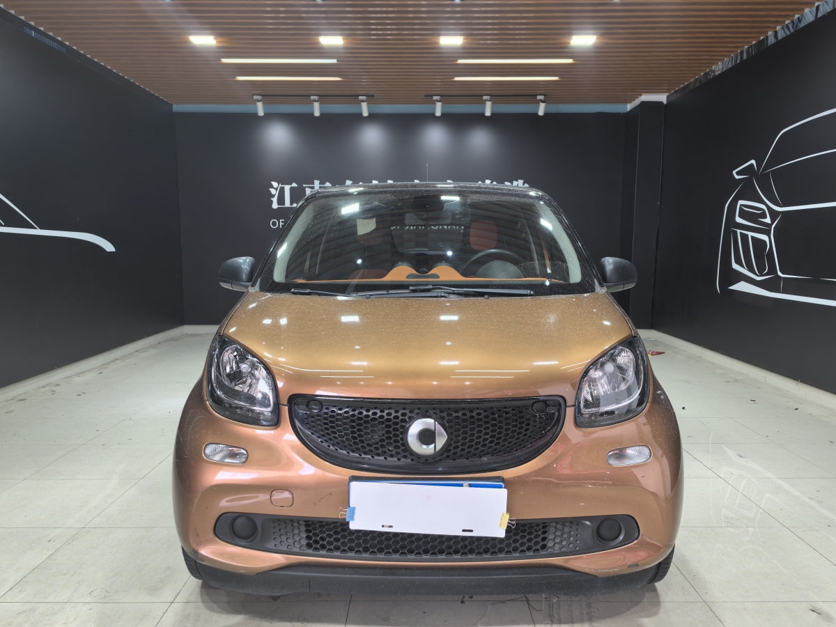 2017年3月smart forfour  2016款 1.0L 52千瓦激情版