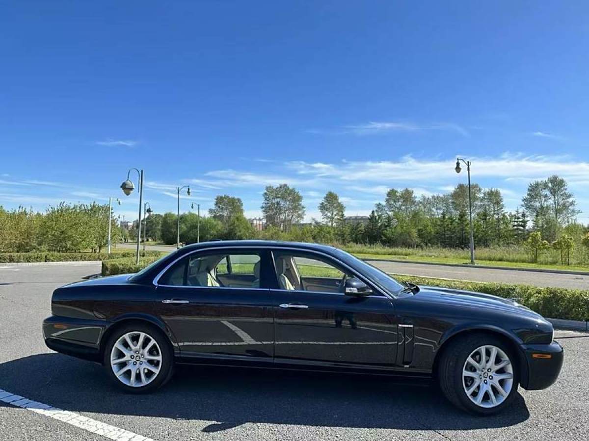 捷豹 XJ  2007款 XJ6L 3.0皇家加長版圖片