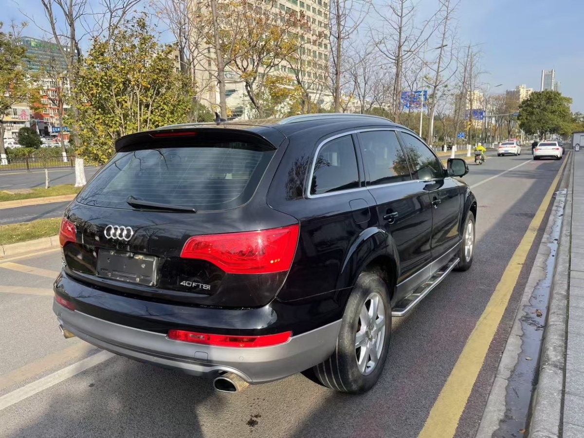 奧迪 奧迪Q7  2014款 35 TFSI 運(yùn)動(dòng)型圖片