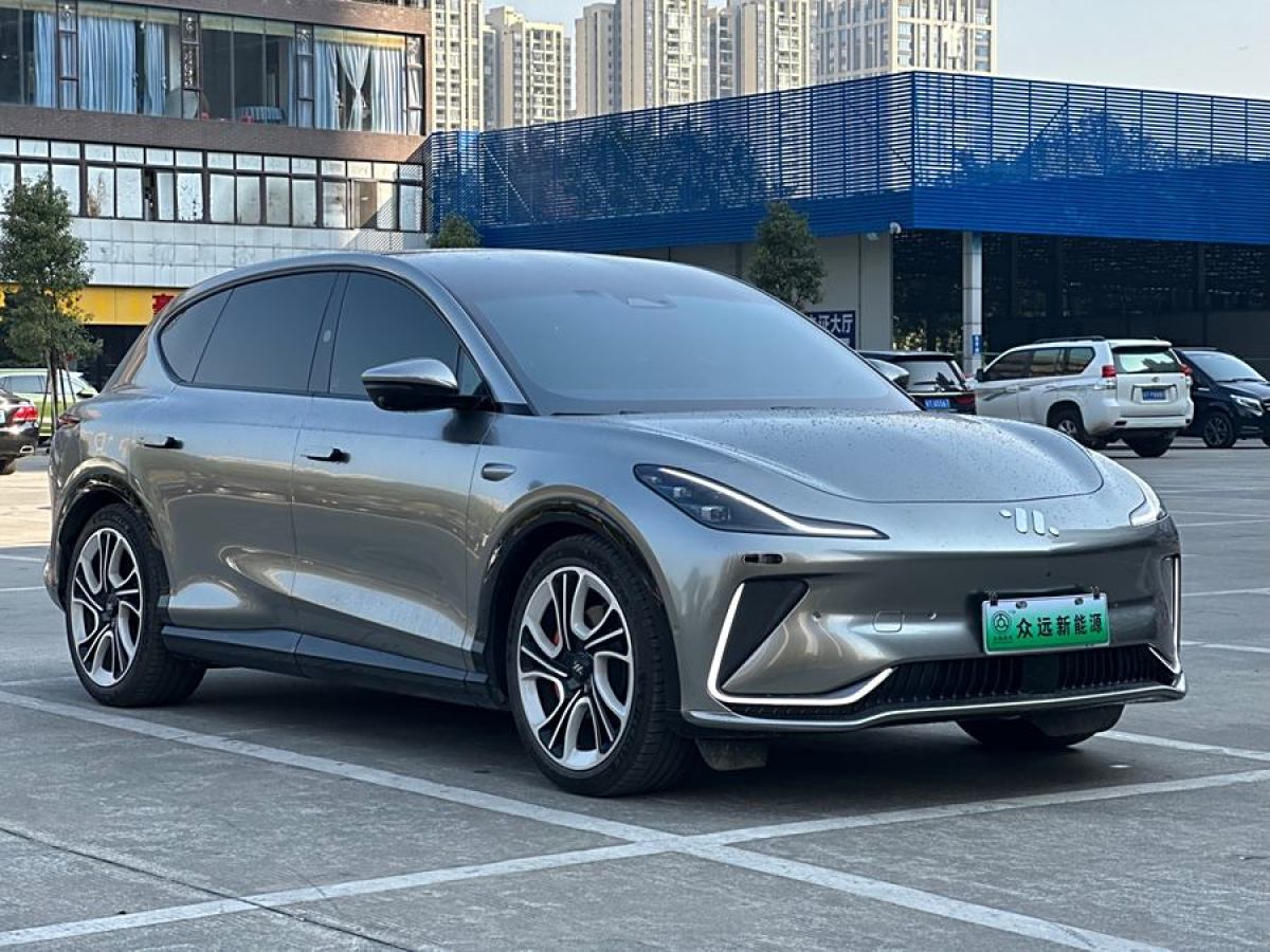 智己 智己LS7  2023款 100kWh Lux后驅(qū)版圖片